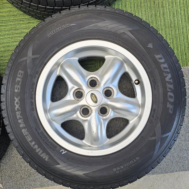 LANDROVERランドローバー純正16インチ7j+57 5H-120.65 70mmハブ ダンロップ WINTER MAXX S < 自動車/バイク LANDROVERランドローバー純正16インチ7j+57 5H-120.65 70mmハブ ダンロップ WINTER MAXX S < 自動車/バイク