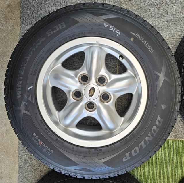 LANDROVERランドローバー純正16インチ7j+57 5H-120.65 70mmハブ ダンロップ WINTER MAXX S < 自動車/バイク LANDROVERランドローバー純正16インチ7j+57 5H-120.65 70mmハブ ダンロップ WINTER MAXX S < 自動車/バイク
