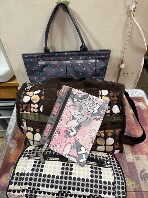 感謝を込めて★LeSportsac★ショルダー・トート・ボストン・ポーチ★4点まとめ売り★1000円スタート < ブランド 感謝を込めて★LeSportsac★ショルダー・トート・ボストン・ポーチ★4点まとめ売り★1000円スタート < ブランドの