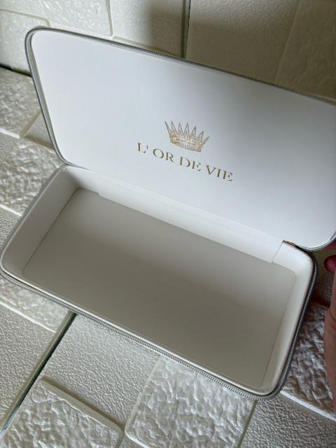 Christian DiormxeB{bNX  uh 