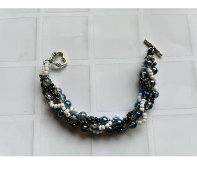 A4�n���h���C�h�u���X���b�g �� �����A�N�Z�T���[/���v�� 