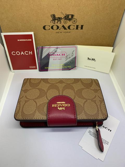 COACH  �R�[�`  C0082  ��܂���z�@���O�W���A���[  �V�O�l�`���[�@PVC  ���U�[�@�~�f�B�A��  �R�[�i�[�W�b�v �� �u�����h�� 