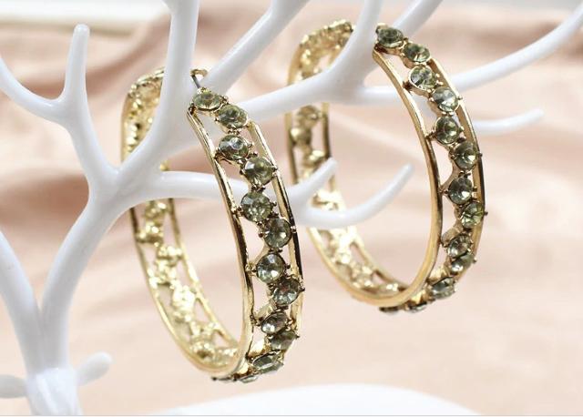 新品 ASHLEY STEWART アンティーク調ストーンフープピアス < 女性アクセサリー/時計 新品 ASHLEY STEWART アンティーク調ストーンフープピアス < 女性アクセサリー/時計の