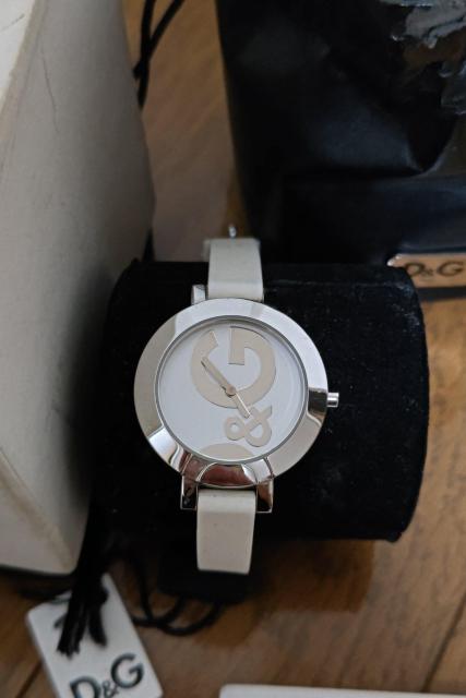 質屋鑑定済み ドルチェ&ガッパーナ腕時計 < 女性アクセサリー/時計  質屋鑑定済み ドルチェ&ガッパーナ腕時計 < 女性アクセサリー/時計の