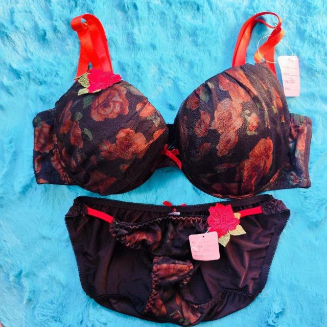 透けシフォンがエロカワッ。。ローズワッペン付小悪魔ブラジャー&ショーツセット。。グラマー大きいサイズ お花柄薔薇柄バラ柄。。。 < 女性ファッション  透けシフォンがエロカワッ。。ローズワッペン付小悪魔ブラジャー&ショーツセット。。グラマー大きいサイズ お花柄薔薇柄バラ柄。。。  < 女性ファッションの