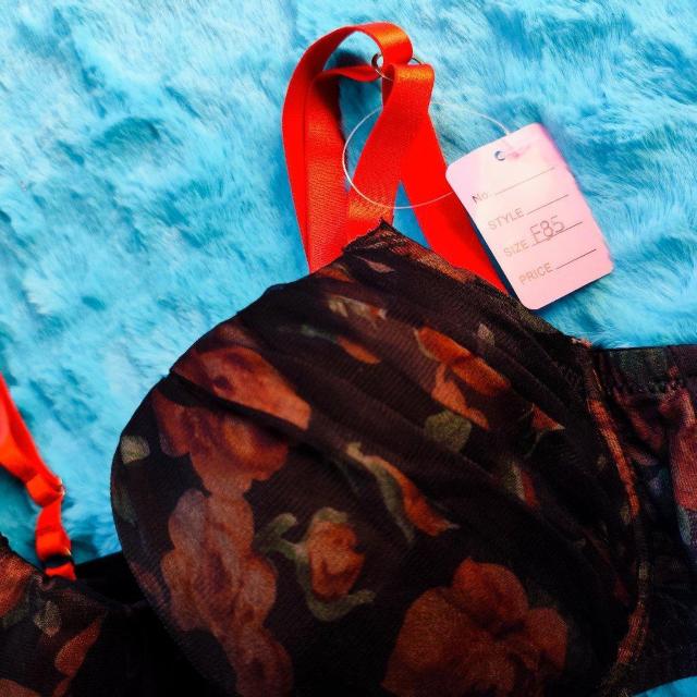 透けシフォンがエロカワッ。。ローズワッペン付小悪魔ブラジャー&ショーツセット。。グラマー大きいサイズ お花柄薔薇柄バラ柄。。。 < 女性ファッション  透けシフォンがエロカワッ。。ローズワッペン付小悪魔ブラジャー&ショーツセット。。グラマー大きいサイズ お花柄薔薇柄バラ柄。。。 < 女性ファッションの