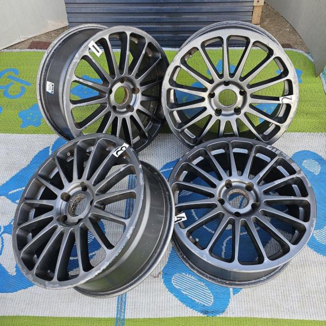 RAYS VERSUS TURISMO VESTA 17�C���`7J+42 114.3/5H �z�C�[���̂�4�{�Z�c�g�A���e�b�c�@ �V �� ������/�o�C�N