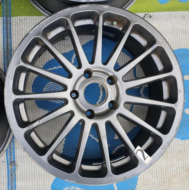 RAYS VERSUS TURISMO VESTA 17�C���`7J+42 114.3/5H �z�C�[���̂�4�{�Z�c�g�A���e�b�c�@ �V �� ������/�o�C�N