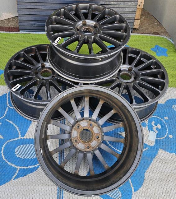 RAYS VERSUS TURISMO VESTA 17�C���`7J+42 114.3/5H �z�C�[���̂�4�{�Z�c�g�A���e�b�c�@ �V �� ������/�o�C�N