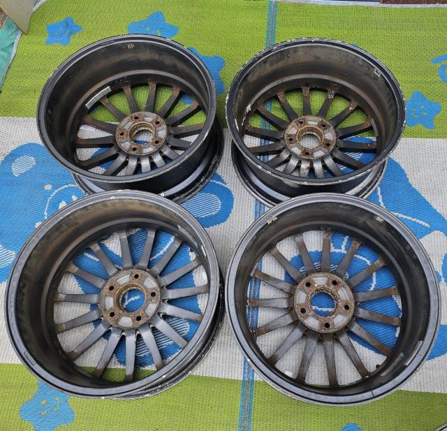 RAYS VERSUS TURISMO VESTA 17�C���`7J+42 114.3/5H �z�C�[���̂�4�{�Z�c�g�A���e�b�c�@ �V �� ������/�o�C�N