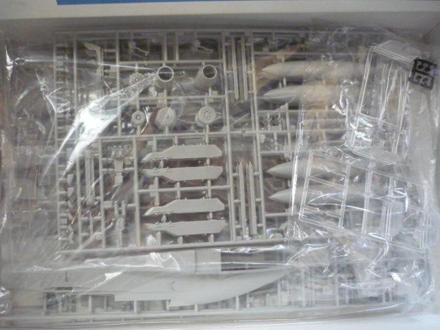 vfuF/A-18@SUPER HORNETvQ4  zr[ 