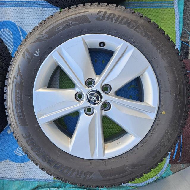 �y�ɏ���i]�g���^ 60�n���A�[ �G���K���X ���� �z�C�[��17�C���`7J+39 pcd114.3�X�^�b�h���X�^�C���t��4�{�Z�c�g �� ������/�o�C�N