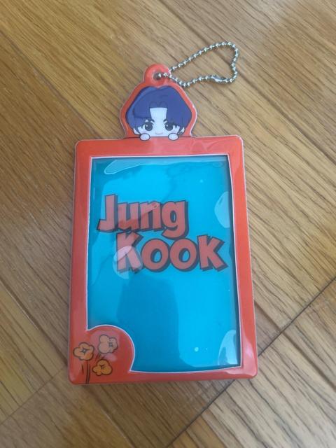 BTS TinyTAN ジョングク キャラクター パスケース カードケース キーホルダー 公式グッズ < タレントグッズ BTS TinyTAN ジョングク キャラクター パスケース カードケース キーホルダー 公式グッズ < タレントグッズの