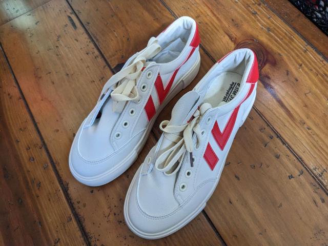 新品 24.5cm スニーカー ローカット レディース 靴 シューズ ホワイト < 女性ファッション  新品 24.5cm スニーカー ローカット レディース 靴 シューズ ホワイト  < 女性ファッションの