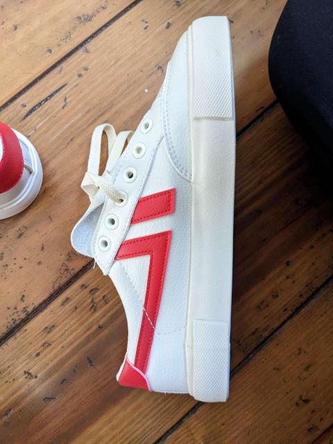 新品 24.5cm スニーカー ローカット レディース 靴 シューズ ホワイト < 女性ファッション  新品 24.5cm スニーカー ローカット レディース 靴 シューズ ホワイト < 女性ファッションの