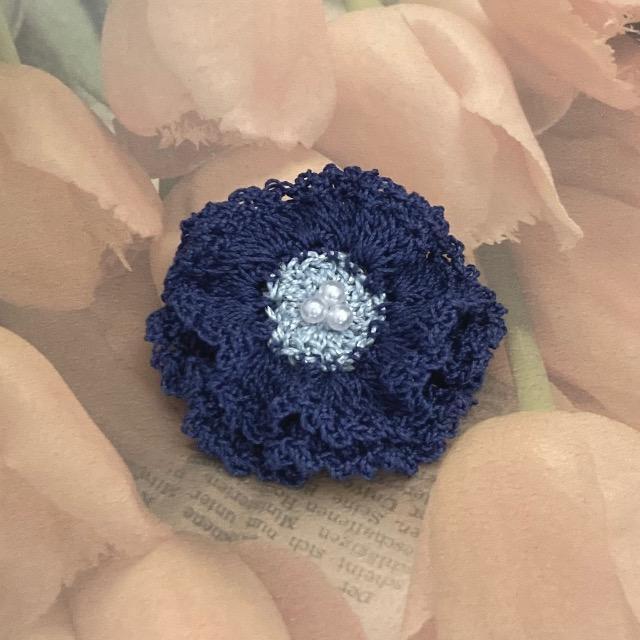 ハンドメイド レース編み フリルのお花ブローチ < 女性ファッション  ハンドメイド レース編み フリルのお花ブローチ  < 女性ファッションの