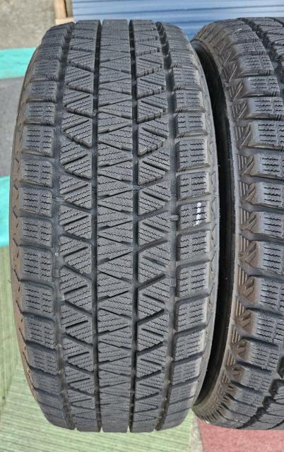 oa X^bhX ^C 18C`uaXg BLIZZAK DM-V3 235/60R18 107Q  /oCN