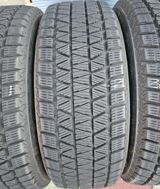 oa X^bhX ^C 18C`uaXg BLIZZAK DM-V3 235/60R18 107Q  /oCN