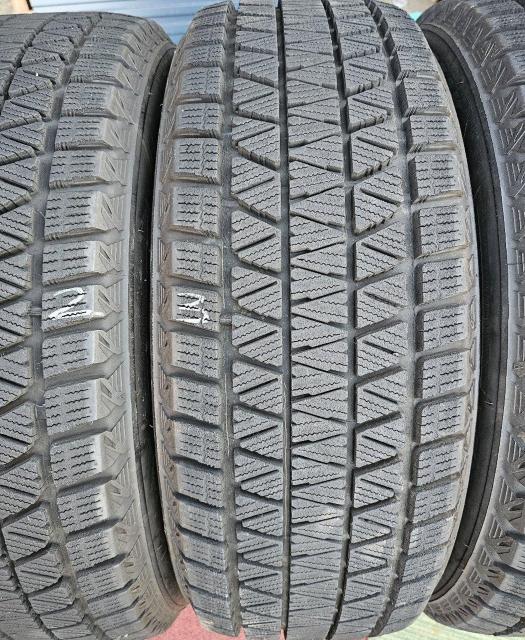 oa X^bhX ^C 18C`uaXg BLIZZAK DM-V3 235/60R18 107Q  /oCN