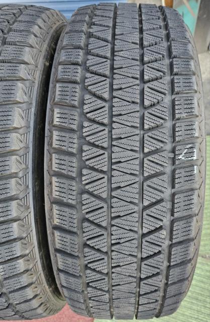 oa X^bhX ^C 18C`uaXg BLIZZAK DM-V3 235/60R18 107Q  /oCN