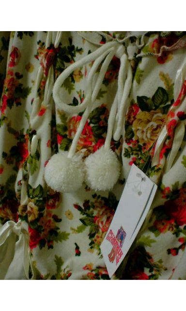 ポンポン付リボンオフショルトップス < 女性ファッション ポンポン付リボンオフショルトップス < 女性ファッションの