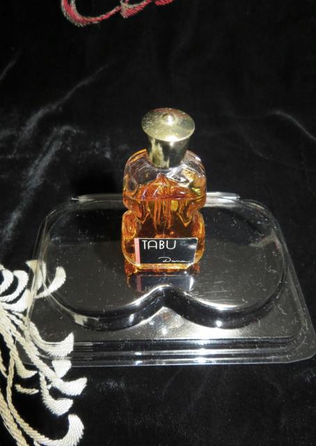 EAU DE COLOGNEuTABUv~jTCYAVmlA󏭕iI  /RX/lC 