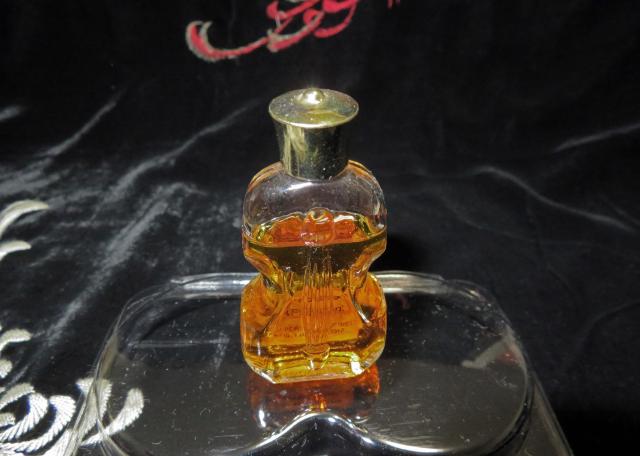 EAU DE COLOGNEuTABUv~jTCYAVmlA󏭕iI  /RX/lC 