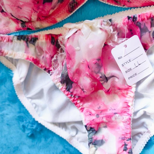 透けシフォンがエロカワッ。。F85×LL。。。フラワー柄ブラジャー&ショーツセット。。グラマー大きいサイズ お花柄。。。 < 女性ファッション  透けシフォンがエロカワッ。。F85×LL。。。フラワー柄ブラジャー&ショーツセット。。グラマー大きいサイズ お花柄。。。 < 女性ファッションの