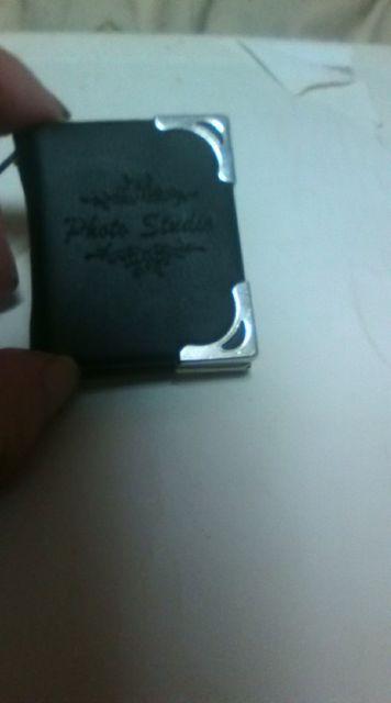 イ・ビョンホン写真入りブック型2枚入りキーホルダー < タレントグッズ  イ・ビョンホン写真入りブック型2枚入りキーホルダー < タレントグッズの