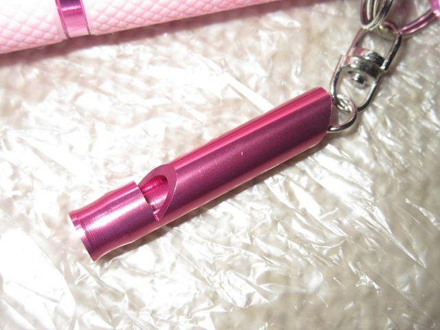 未使用☆LEDライト&ホイッスル*緊急時*カラビナフック付 < 女性ファッション  未使用☆LEDライト&ホイッスル*緊急時*カラビナフック付 < 女性ファッションの