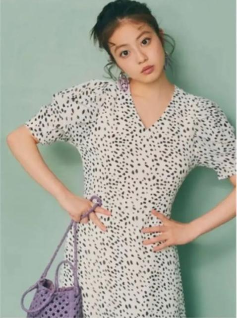 GRLグレイルダルメシアン柄ワンピースドットシフォンロングマキシワンピ編み上げレースアップパフスリーブVネック半袖今田美桜白黒 < ブランド  GRLグレイルダルメシアン柄ワンピースドットシフォンロングマキシワンピ編み上げレースアップパフスリーブVネック半袖今田美桜白黒  < ブランドの