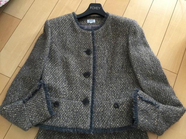 最終FOXEY フォクシーブティックの素敵なツイードスーツカーキ系美品 < ブランド  最終FOXEY フォクシーブティックの素敵なツイードスーツカーキ系美品 < ブランドの
