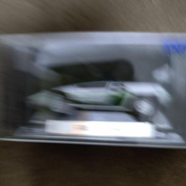 ~jJ[@g~J~ebh1/64 R  zr[ 