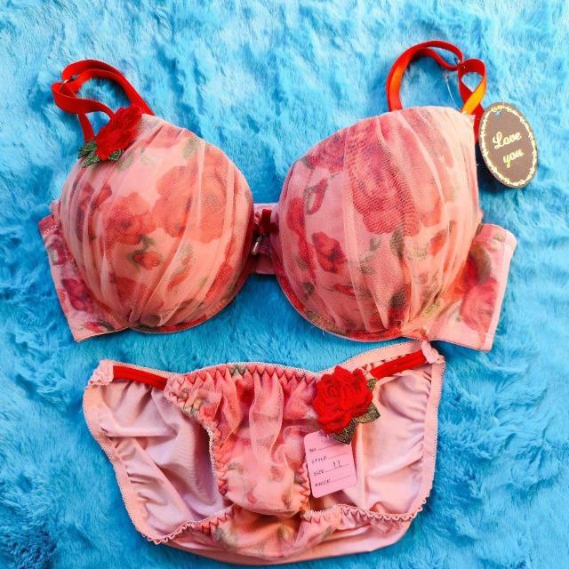 透けシフォンがエロカワッ。。F85×LL。。ローズワッペン付薔薇柄ブラジャー&ショーツセット。。グラマー大きいサイズフラワー花柄 < 女性ファッション  透けシフォンがエロカワッ。。F85×LL。。ローズワッペン付薔薇柄ブラジャー&ショーツセット。。グラマー大きいサイズフラワー花柄  < 女性ファッションの