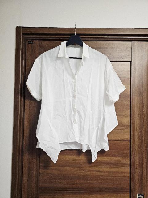 【新品】 canal deux Luxe フリル 半袖シャツ M NICOLE < ブランド 【新品】 canal deux Luxe フリル 半袖シャツ M NICOLE < ブランドの