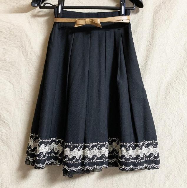 新品 レストローズL'EST ROSE 花柄 刺繍 スカート 革リボンベルト 黒 ブラック 2 < ブランド 新品 レストローズL'EST ROSE 花柄 刺繍 スカート 革リボンベルト 黒 ブラック 2 < ブランドの