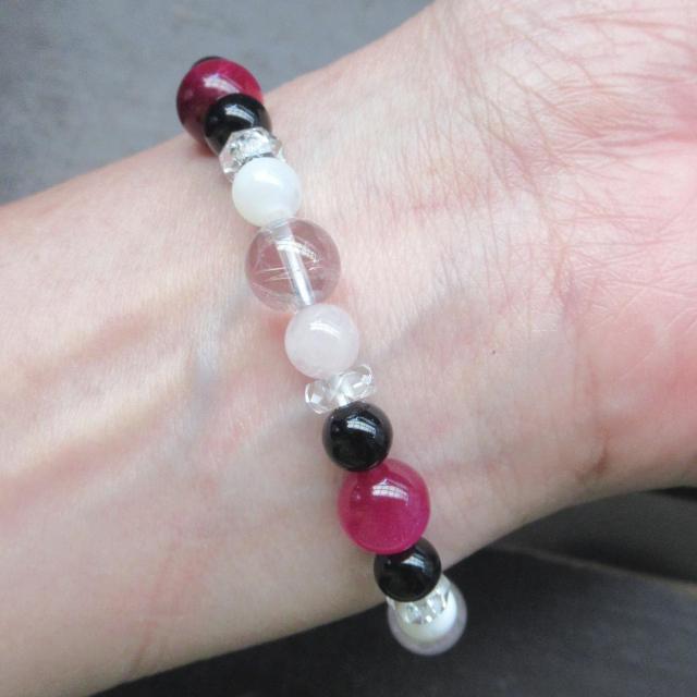 ピンクタイガーアイxアメジストオーラxローズクォーツブレスレット 天然石 パワーストーン < 女性アクセサリー/時計 ピンクタイガーアイxアメジストオーラxローズクォーツブレスレット 天然石 パワーストーン < 女性アクセサリー/時計の