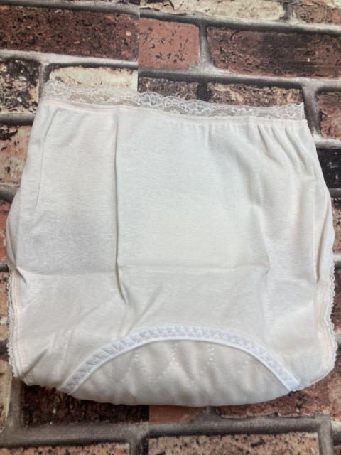 送料無料!日本製でお洒落なデザイン!【ピップ】【Lサイズ】さらっと爽快!抗菌防臭加工 尿吸収パッド付きショーツ1枚1629円が < 女性ファッション  送料無料!日本製でお洒落なデザイン!【ピップ】【Lサイズ】さらっと爽快!抗菌防臭加工 尿吸収パッド付きショーツ1枚1629円が < 女性ファッションの