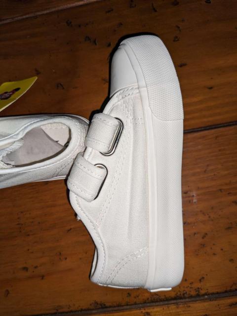 新品 16cm スニーカー ホワイト レディース キッズ 靴 シューズ < キッズ/ベビー  新品 16cm スニーカー ホワイト レディース キッズ 靴 シューズ < キッズ/ベビーの