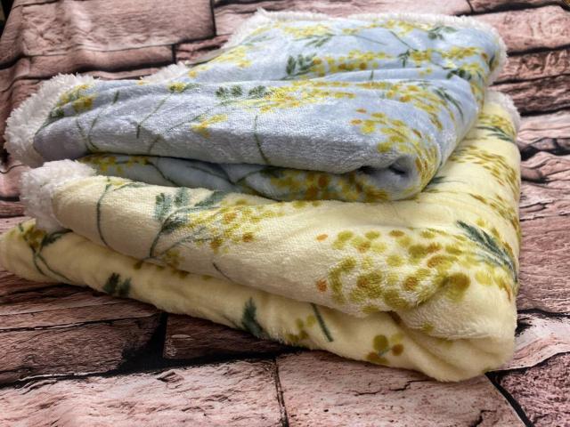 送料無料!フランネル素材で肌触り抜群!【ミモザ】裏シープボアタッチ ハーフブランケット(画像から)1枚 < インテリア/ライフ 送料無料!フランネル素材で肌触り抜群!【ミモザ】裏シープボアタッチ ハーフブランケット(画像から)1枚 < インテリア/ライフの