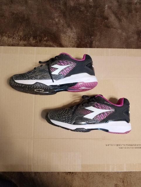 ディアドラテニスシューズ☆サイズ23 < レジャー/スポーツ ディアドラテニスシューズ☆サイズ23 < レジャー/スポーツの