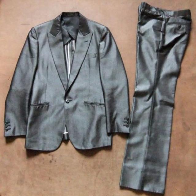 高級感素材 HIGH STREETハイストリート 上下 スーツ グレー M < 男性ファッション  高級感素材 HIGH STREETハイストリート 上下 スーツ グレー M  < 男性ファッションの