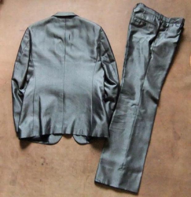 高級感素材 HIGH STREETハイストリート 上下 スーツ グレー M < 男性ファッション  高級感素材 HIGH STREETハイストリート 上下 スーツ グレー M < 男性ファッションの