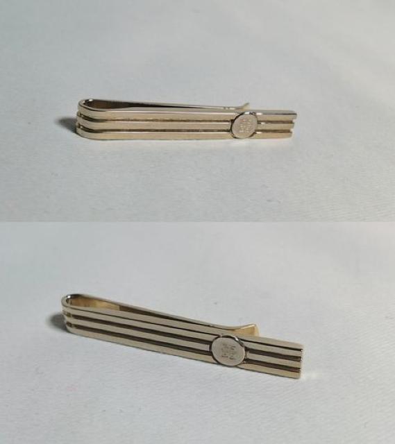 正規良レア ジバンシィGIVENCHY ストライプライン ロゴネクタイピン ゴールド タイバー < ブランド  正規良レア ジバンシィGIVENCHY ストライプライン ロゴネクタイピン ゴールド タイバー < ブランドの