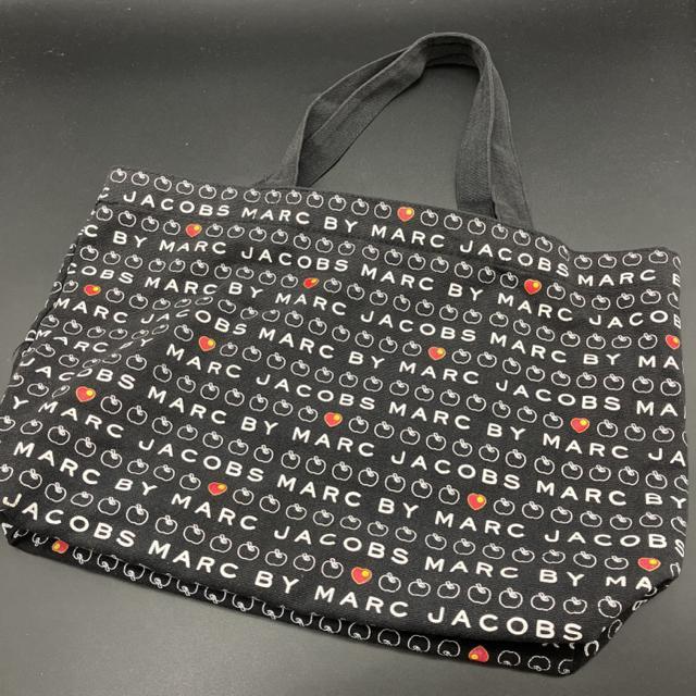  MARC JACOBS }[NWFCRuX g[gobO