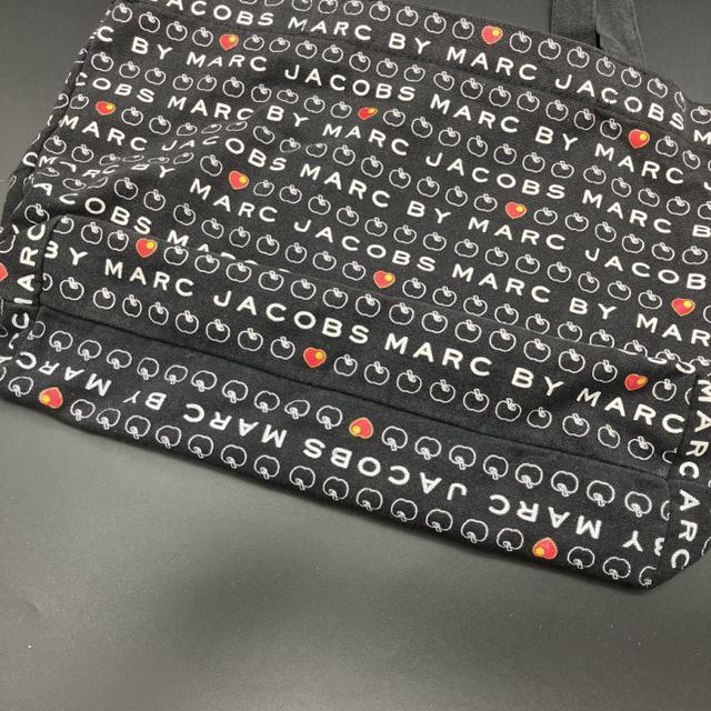  MARC JACOBS }[NWFCRuX g[gobO