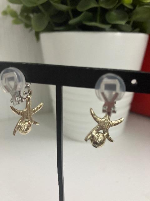 ハンドメイド ヒトデとパールのチャームを使用したイヤリング < 女性ファッション  ハンドメイド ヒトデとパールのチャームを使用したイヤリング < 女性ファッションの