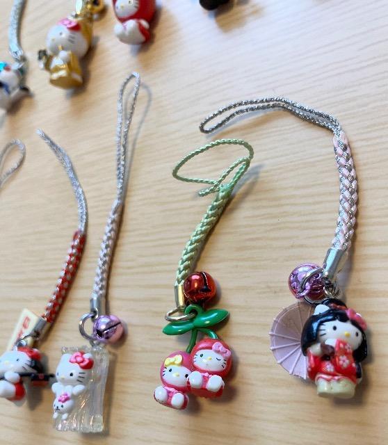 ハローキティご当地ストラップ☆12個まとめ売り < おもちゃ  ハローキティご当地ストラップ☆12個まとめ売り < おもちゃの