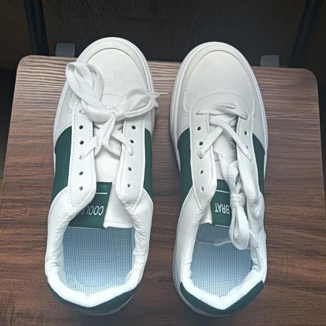 新品 25.5cm メンズ スニーカー ホワイト シューズ 男女兼用 カジュアル < 男性ファッション  新品 25.5cm メンズ スニーカー ホワイト シューズ 男女兼用 カジュアル < 男性ファッションの