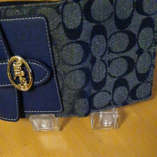 【新品・未使用】COACH コーチ 二つ折り財布 デニム シグネチャー 馬車ロゴ アウトレット購入品 < ブランド  【新品・未使用】COACH コーチ 二つ折り財布 デニム シグネチャー 馬車ロゴ アウトレット購入品 < ブランドの